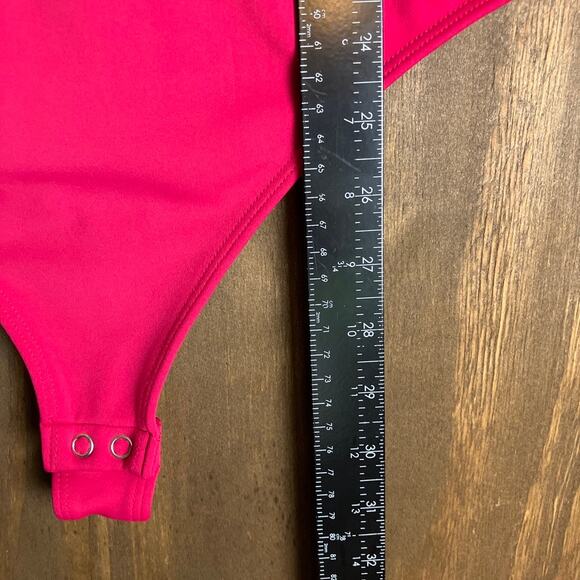 Express Womens Bodysuit Pink Body Contour Crew Neck Open Back Stretch XL - Picture 7 of 10
